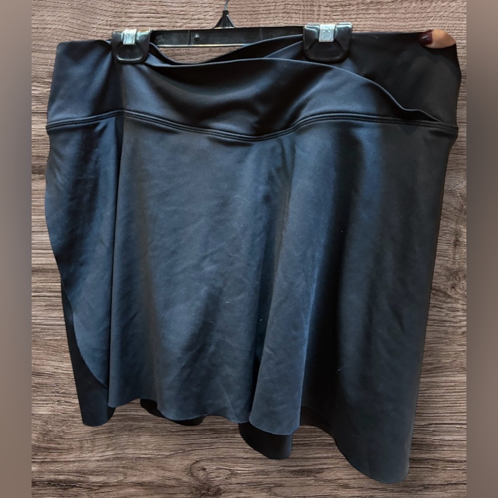 Laundry by Shelli Segal Elegant Black Women's Skort. Size XL. EUC